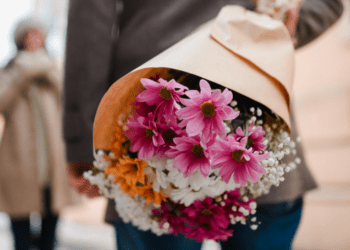 The Silent Eloquence of Giving Flowers