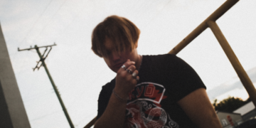 Blurrie - Ivan Schroeder