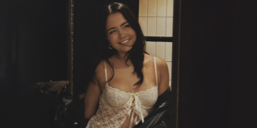 Hxllz - Holly Warburton