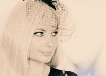 Nino Gabashvili / Artist